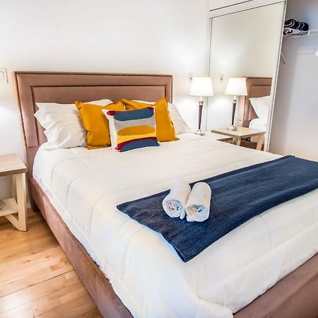 Micasa Suites - Stylish Condo In Maple Leaf Square Торонто Экстерьер фото