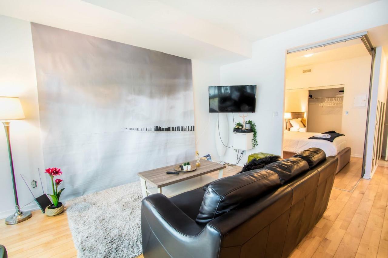 Micasa Suites - Stylish Condo In Maple Leaf Square Торонто Экстерьер фото